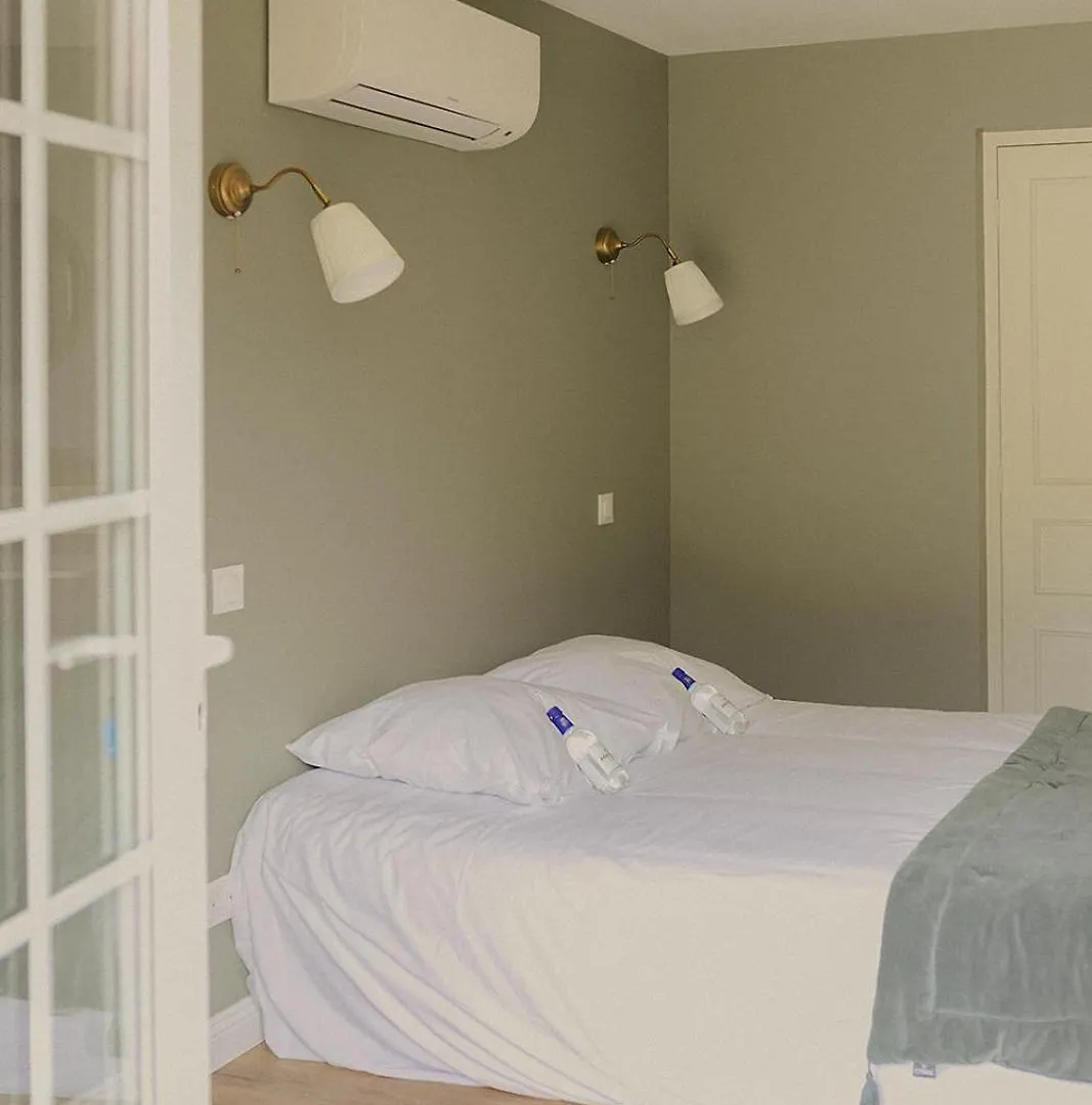 **** Bed & Breakfast Domaine De Bassibe Bed and Breakfast Ségos Frankrike