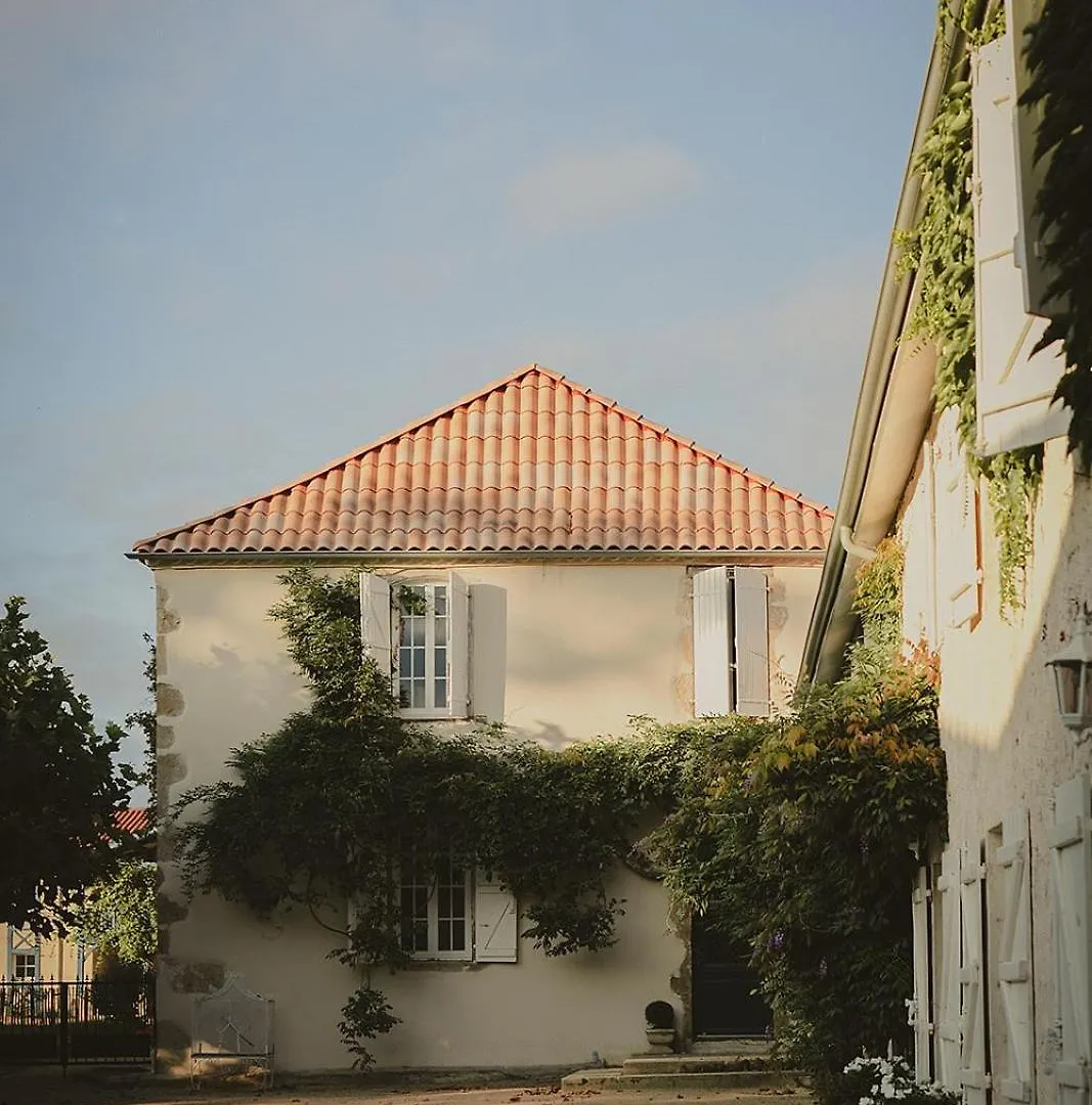 Domaine De Bassibe Bed and Breakfast Ségos